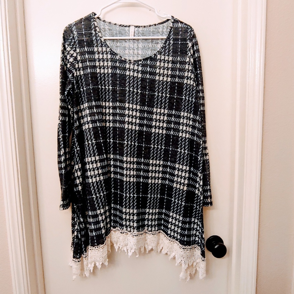 Blue and cream flowy top